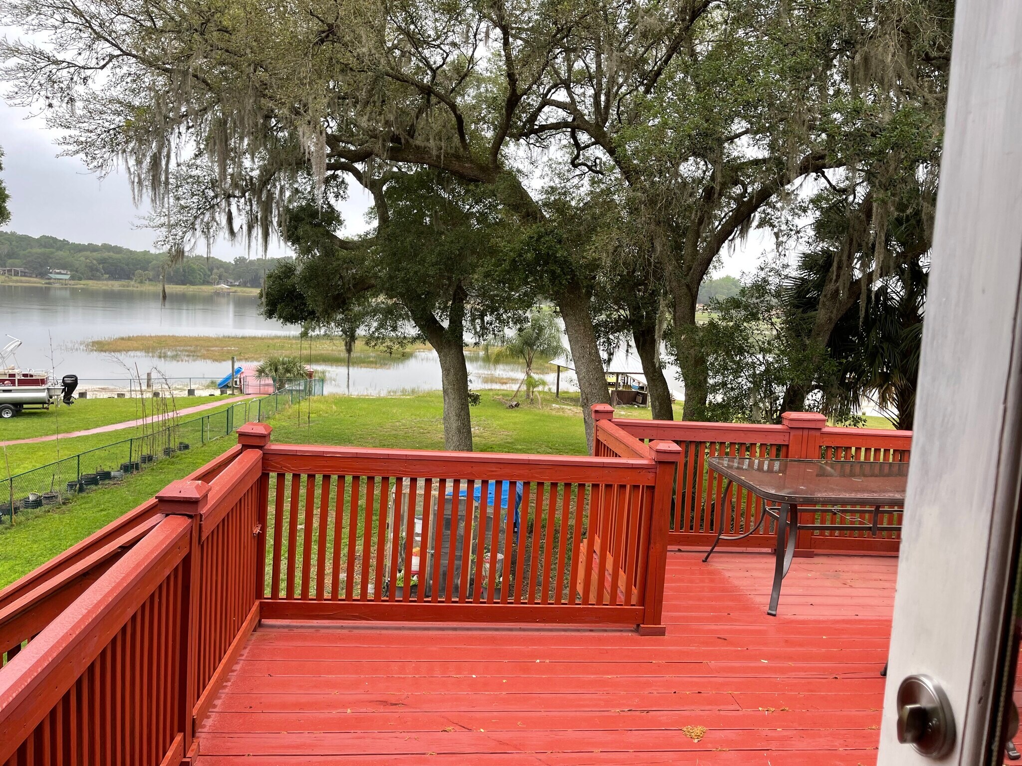 Balcony with lake view - 10180 SE 139th Plz
