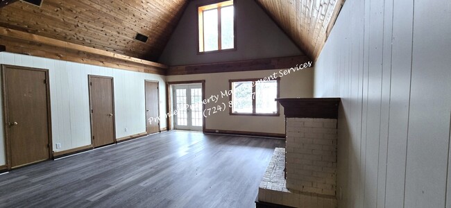 Building Photo - 114 Bryan St