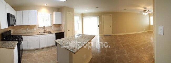Building Photo - 26897 Hailey's Manor