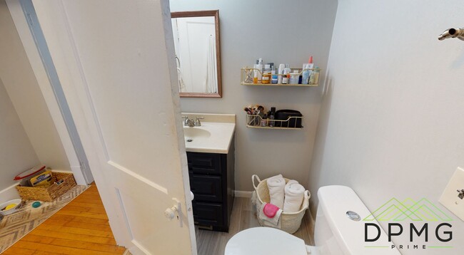 Building Photo - 132 S Clemens Ave