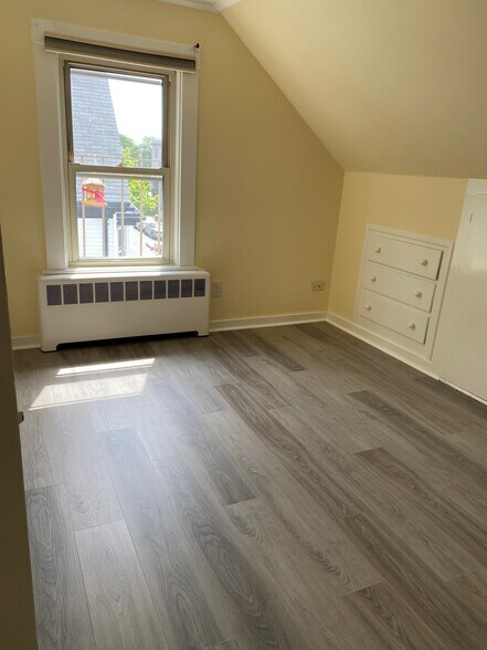 Bedroom or Living Rm - 36 Stone St