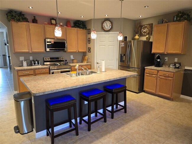 Building Photo - 7436 Mikasa Dr