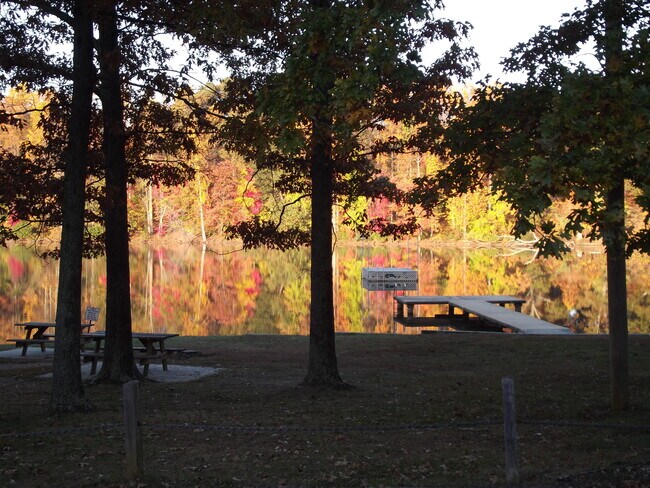 Free Lakefront Access - 1016 Lakeview Dr