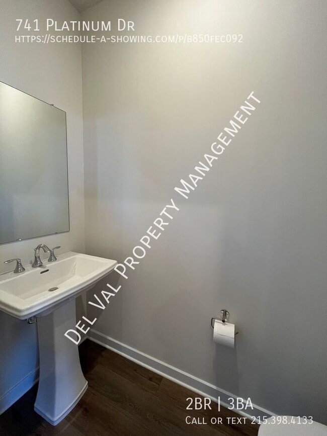 Building Photo - 741 Platinum Dr