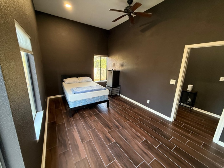 Building Photo - 9487 Dalton Way