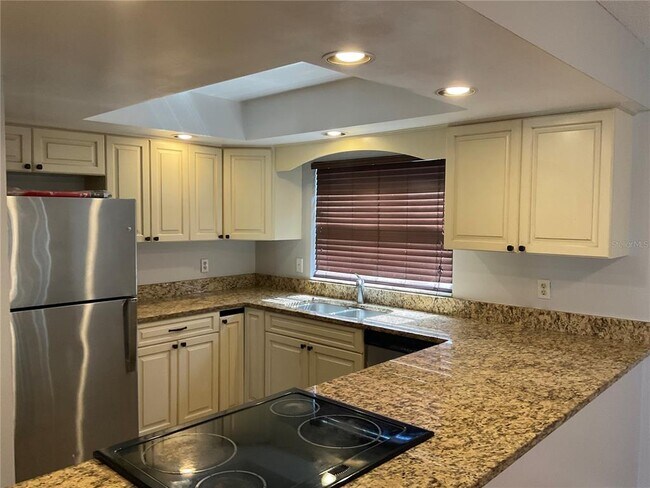 Building Photo - 555 Majestic Way