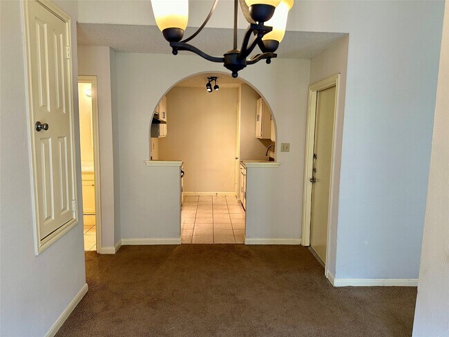 Building Photo - 23419 Tree House Ln