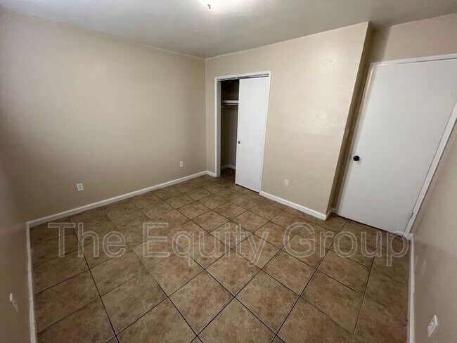 Building Photo - 93 N E St