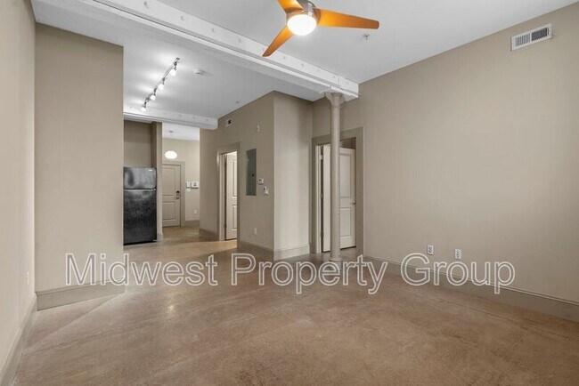 Building Photo - 4244 Chouteau Ave