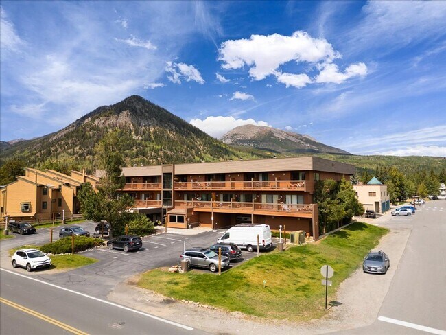 Building Photo - Cedar Lodge 218