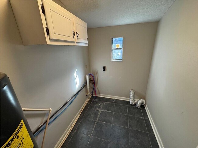 Building Photo - 3801 Del Monte Ct