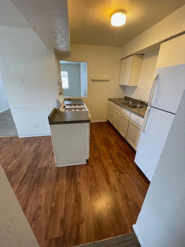 Building Photo - 2136 Belmont Ln