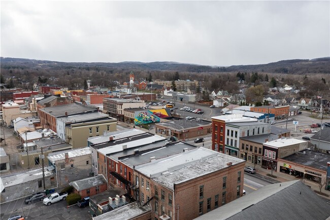 Building Photo - 178 Main St