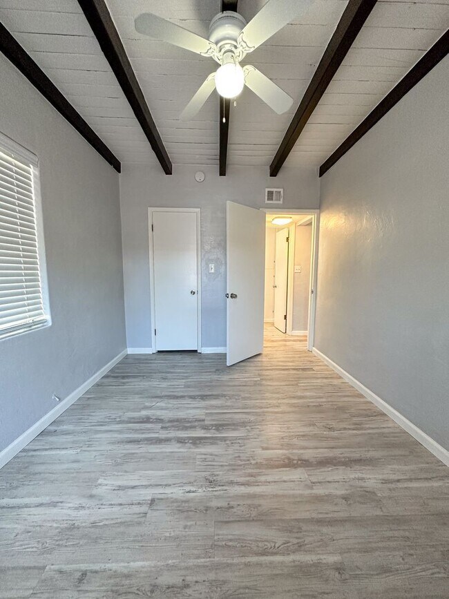 Building Photo - 1936 N Tucson Blvd