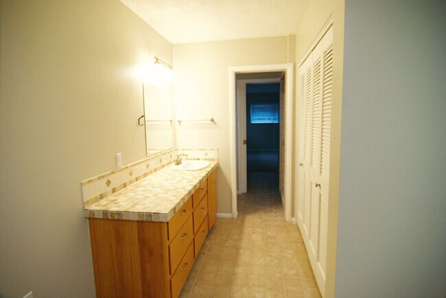 Building Photo - Spacious 6 Bed / 3 Bath Home in Rigby!