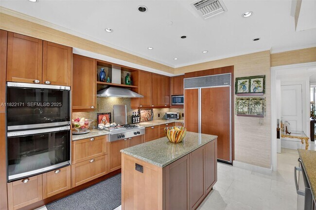 Building Photo - 19925 NE 39th Pl