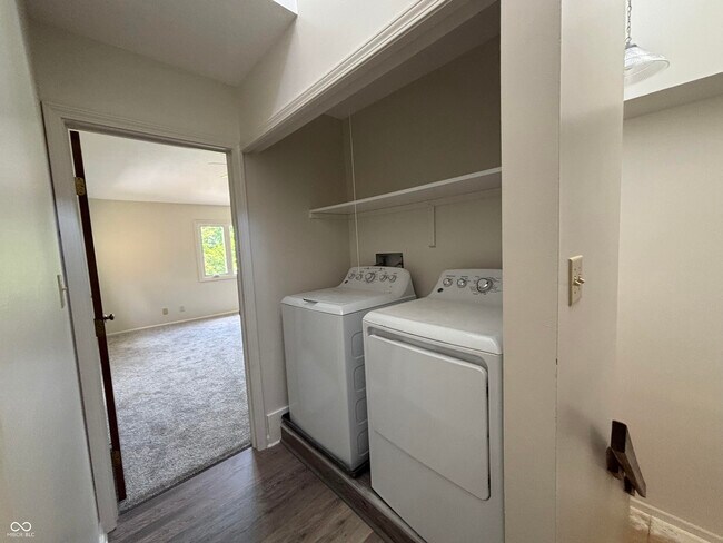 Building Photo - 665 Ironwood Dr