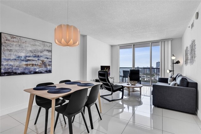 Building Photo - 1750 N Bayshore Dr