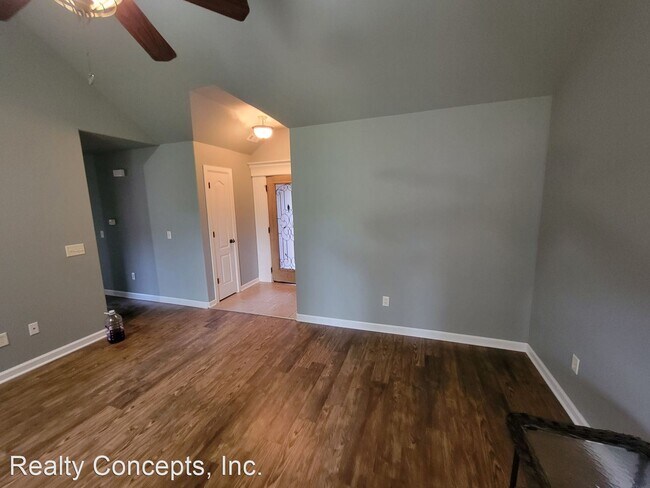 Building Photo - 4 br, 2 bath House - 4054 Olive Tree