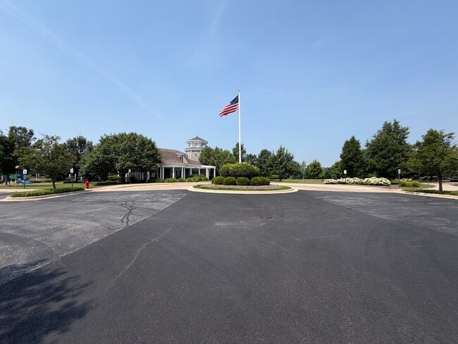 Building Photo - 607 Mansfield Way