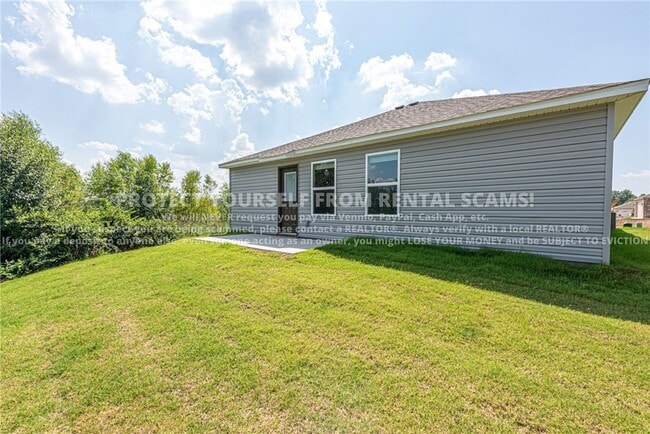 Building Photo - 968 S Brambling Ln