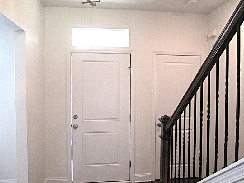 Building Photo - 901 Sunny Stroll Dr