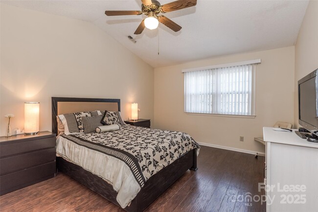 Building Photo - 9721 Manus Ct