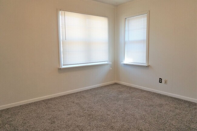 Building Photo - 3 Bed 1 Bath 1 Car in Steve Pennington Addition of NW OKC