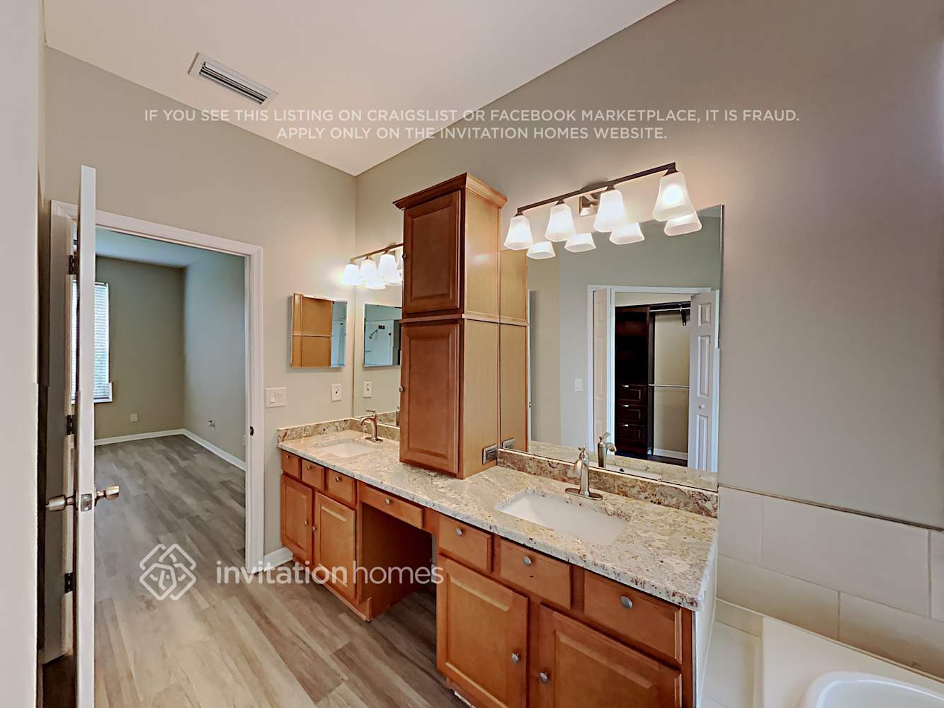 Building Photo - 9320 Black Thorn Loop