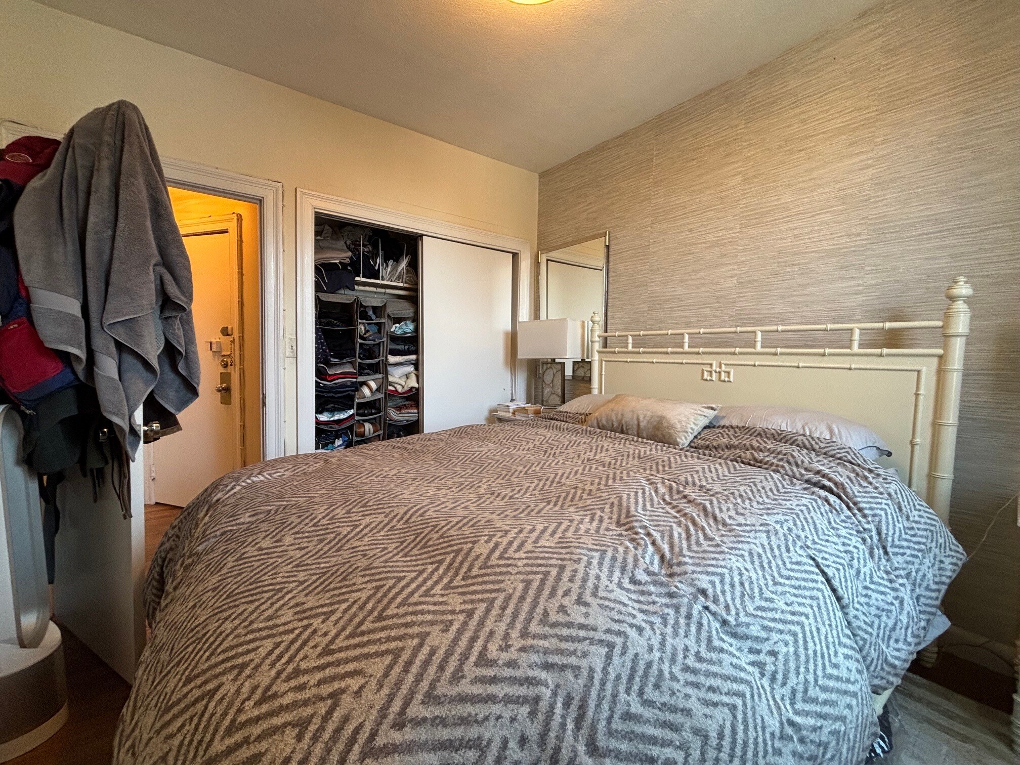 Building Photo - 17 Joy St