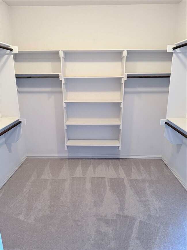 Building Photo - 7245 Devonshire Ave