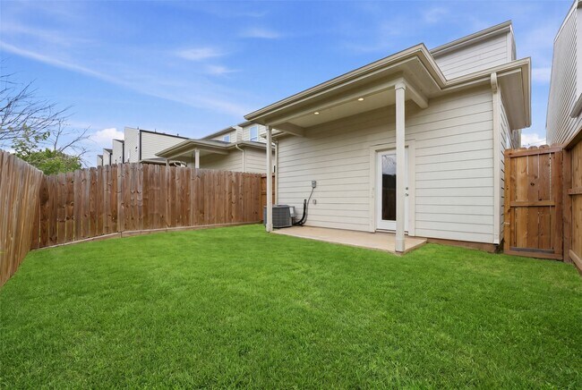 Building Photo - 4307 Larkspur St