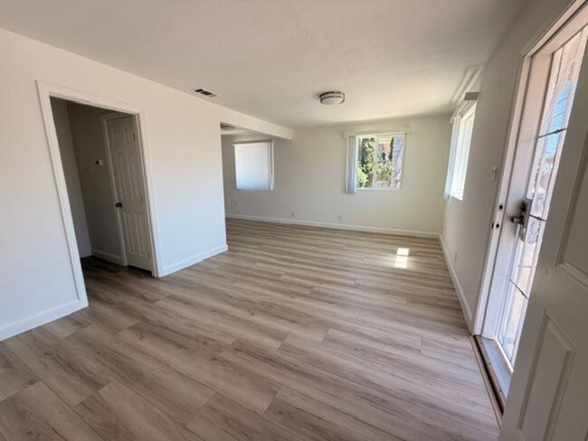 Building Photo - 2427-2427 Gatling Ct