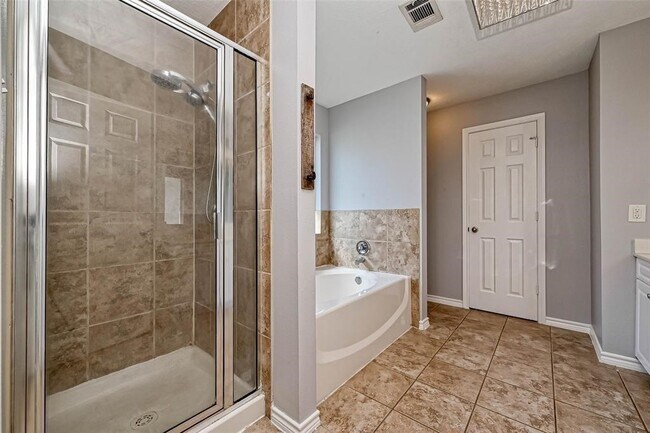 Building Photo - 2419 Fox Water Dr