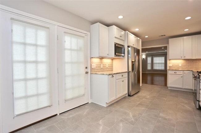 Building Photo - 4106 Milton St