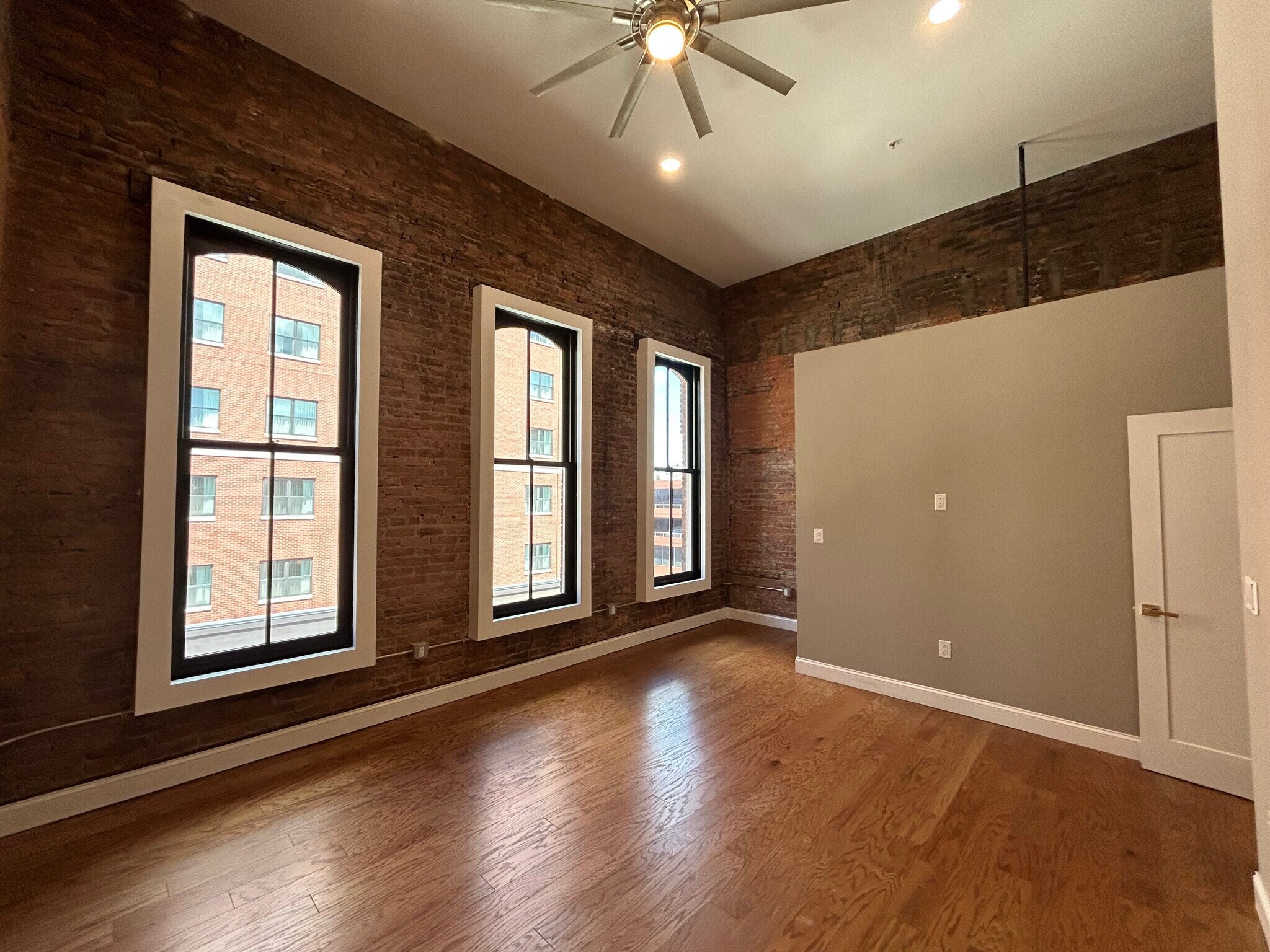 Master bedroom - 311 W Fayette St