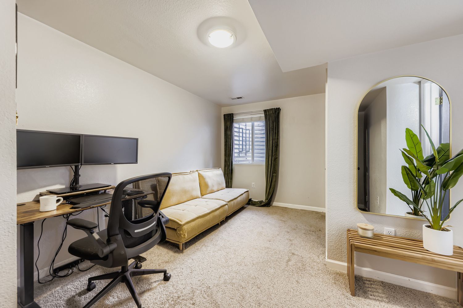 Building Photo - 7451 Bradburn Blvd