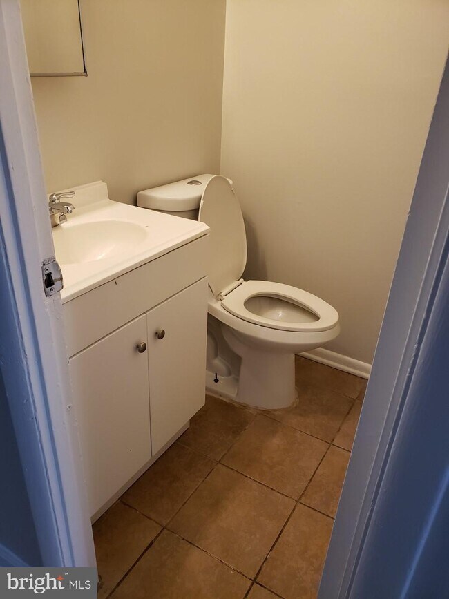 Building Photo - 924 Portia Ct