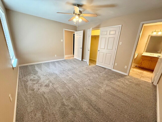 Building Photo - 339 Princess Place