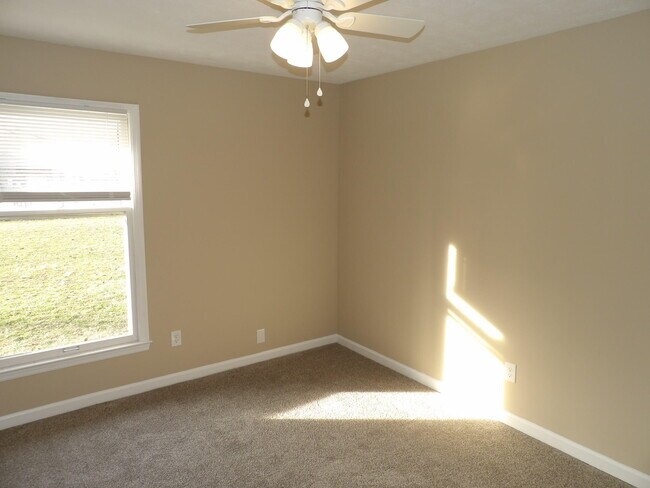 Building Photo - 115 Potomac Ct