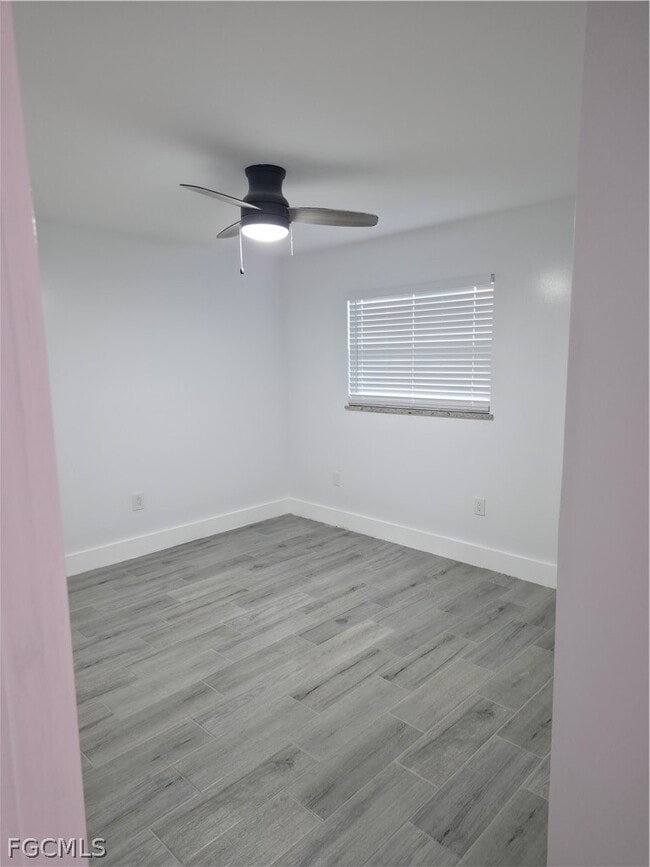 Building Photo - 4474 E Riverside Dr