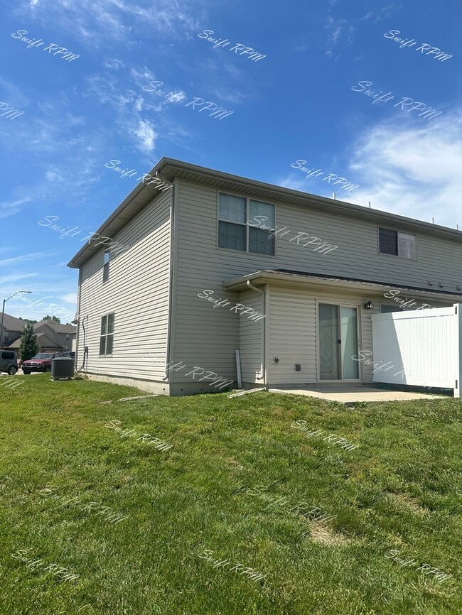 Building Photo - 21615 Westover Ct