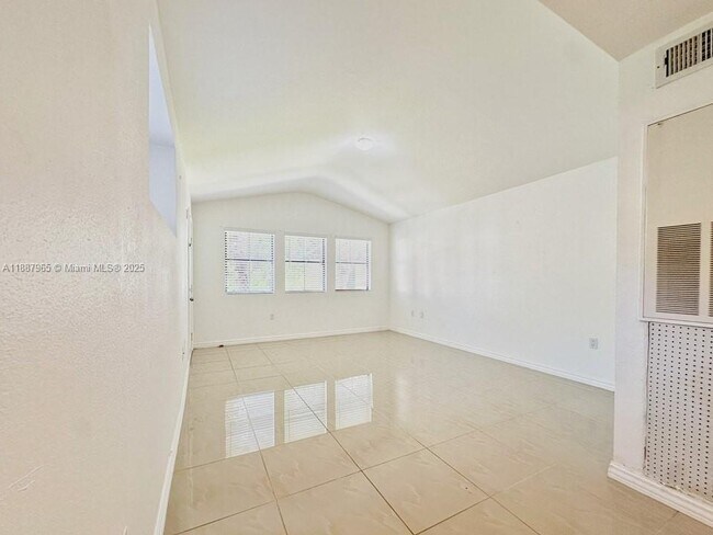 Building Photo - 10500 SW 155th Ct