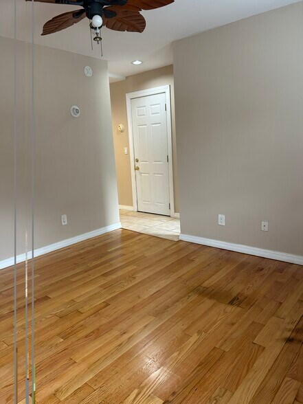 Building Photo - 178 Crescent Pl