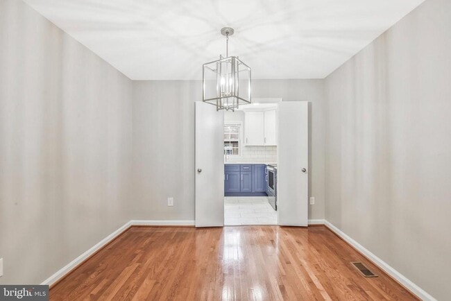 Building Photo - 10257 Friendship Ct