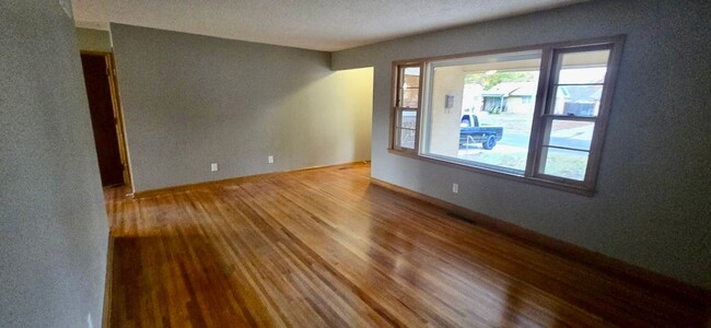 Building Photo - 3 bedroom brick Home in East Wichita