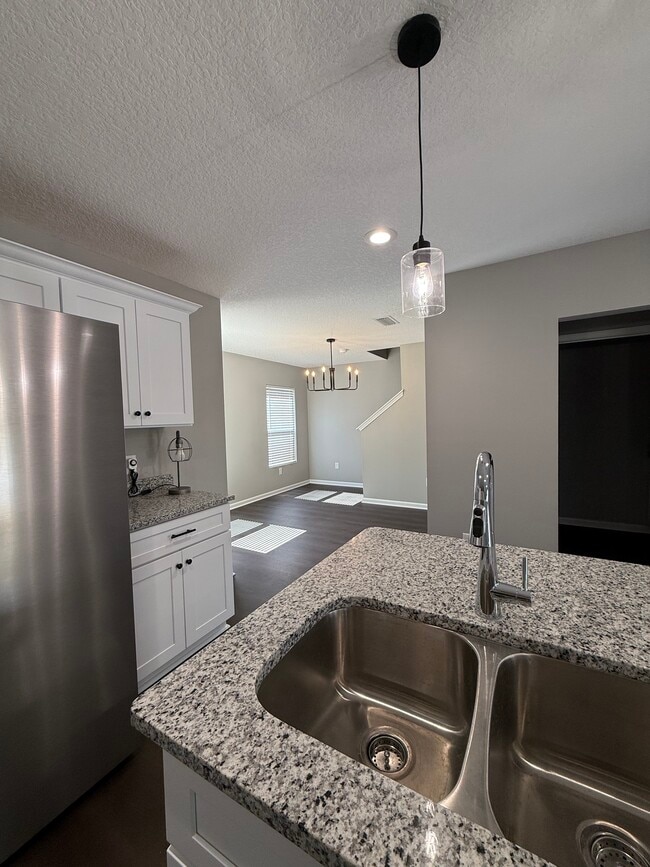 Building Photo - 117 Bass Ln