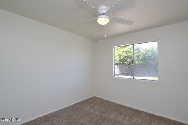 Building Photo - 2206 W Silvergate Dr