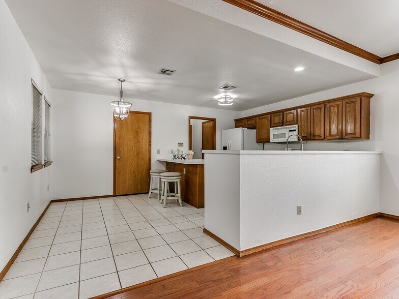 Building Photo - 6439 Masons Dr