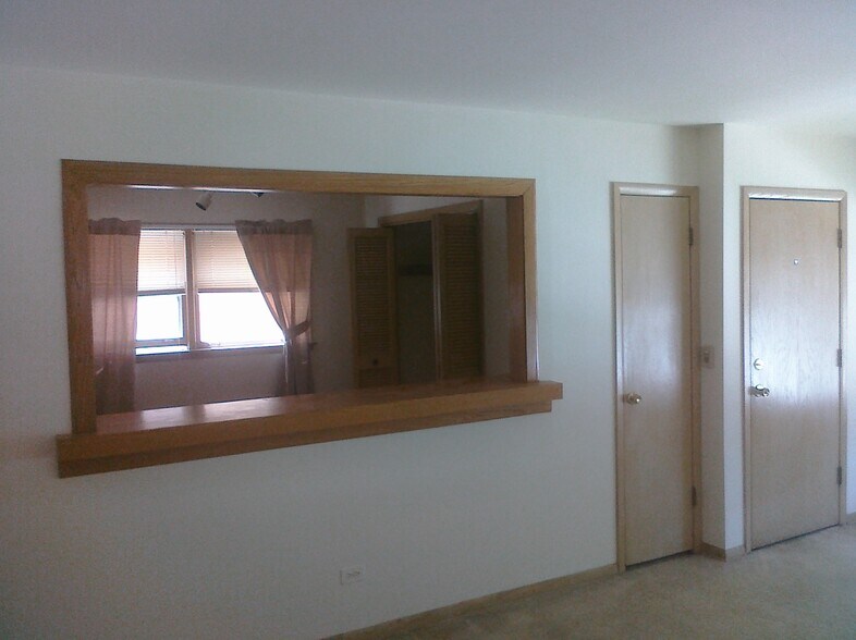 Building Photo - 5869 N Nagle Ave